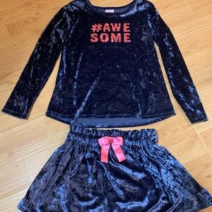 ❌SOLD❌ NWOT Girls Velvet Skirt Set